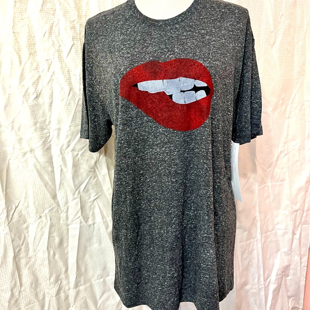 NWT lip bite tee
